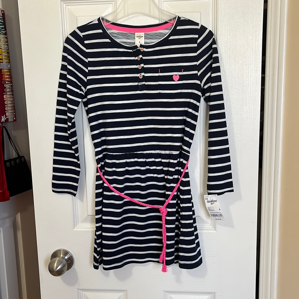 Girl size 6 Oshkosh dress